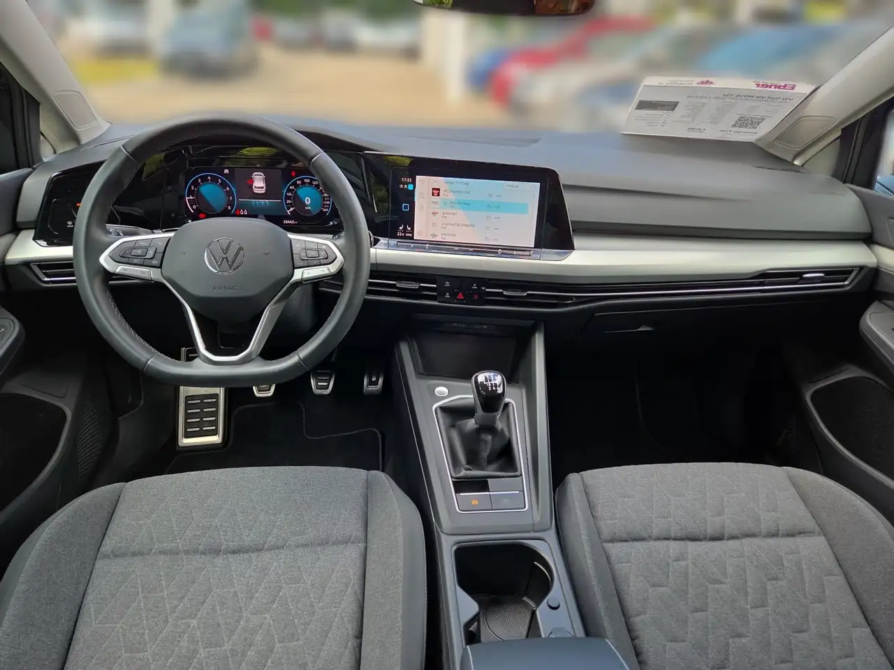 Volkswagen Golf VIII MOVE TSI LED+SITZHZG+NAVI-APP+DAB+2xPDC+16 AL — Galería del vehículo 11