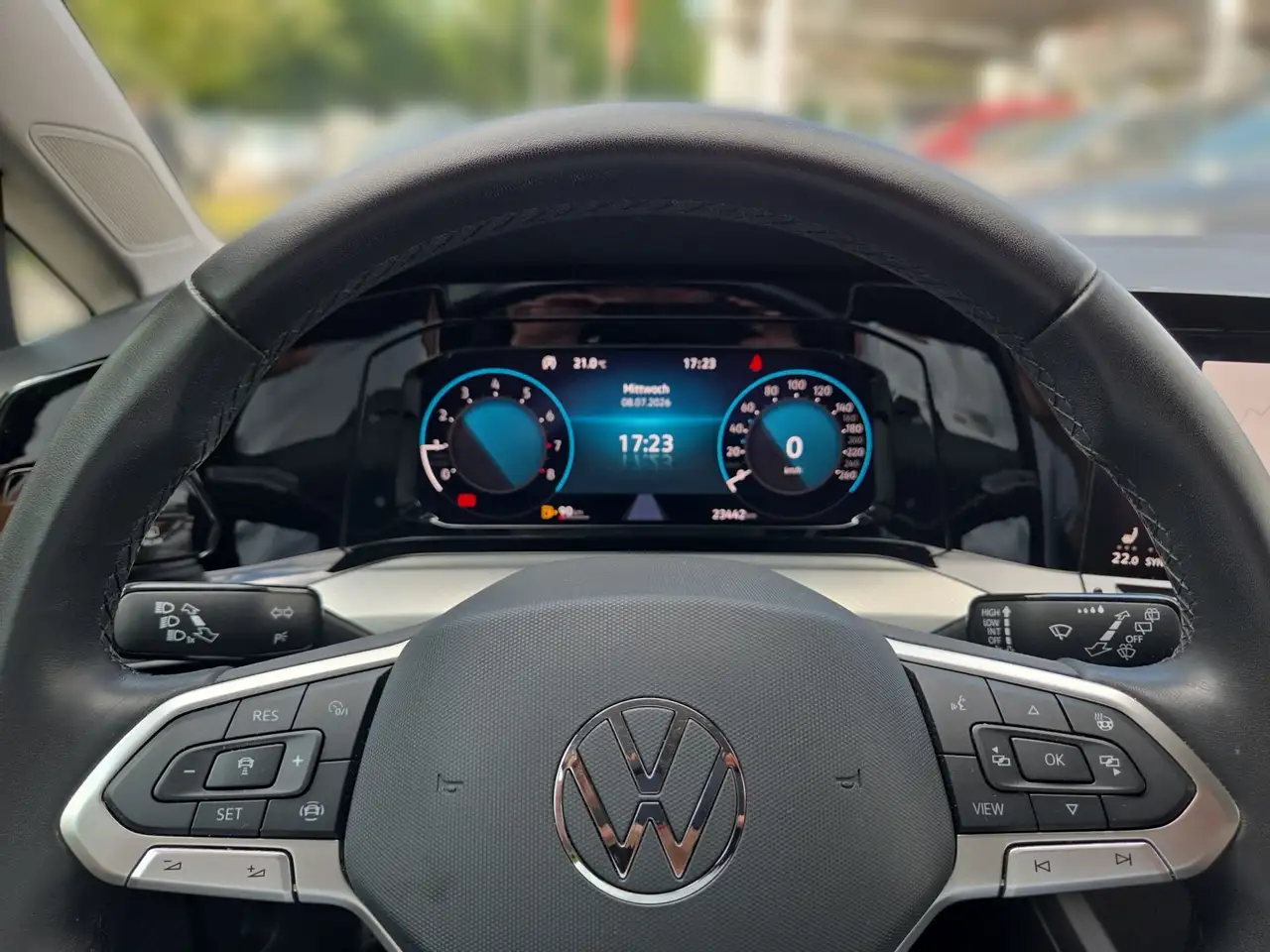 Volkswagen Golf VIII MOVE TSI LED+SITZHZG+NAVI-APP+DAB+2xPDC+16 AL — Galería del vehículo 9