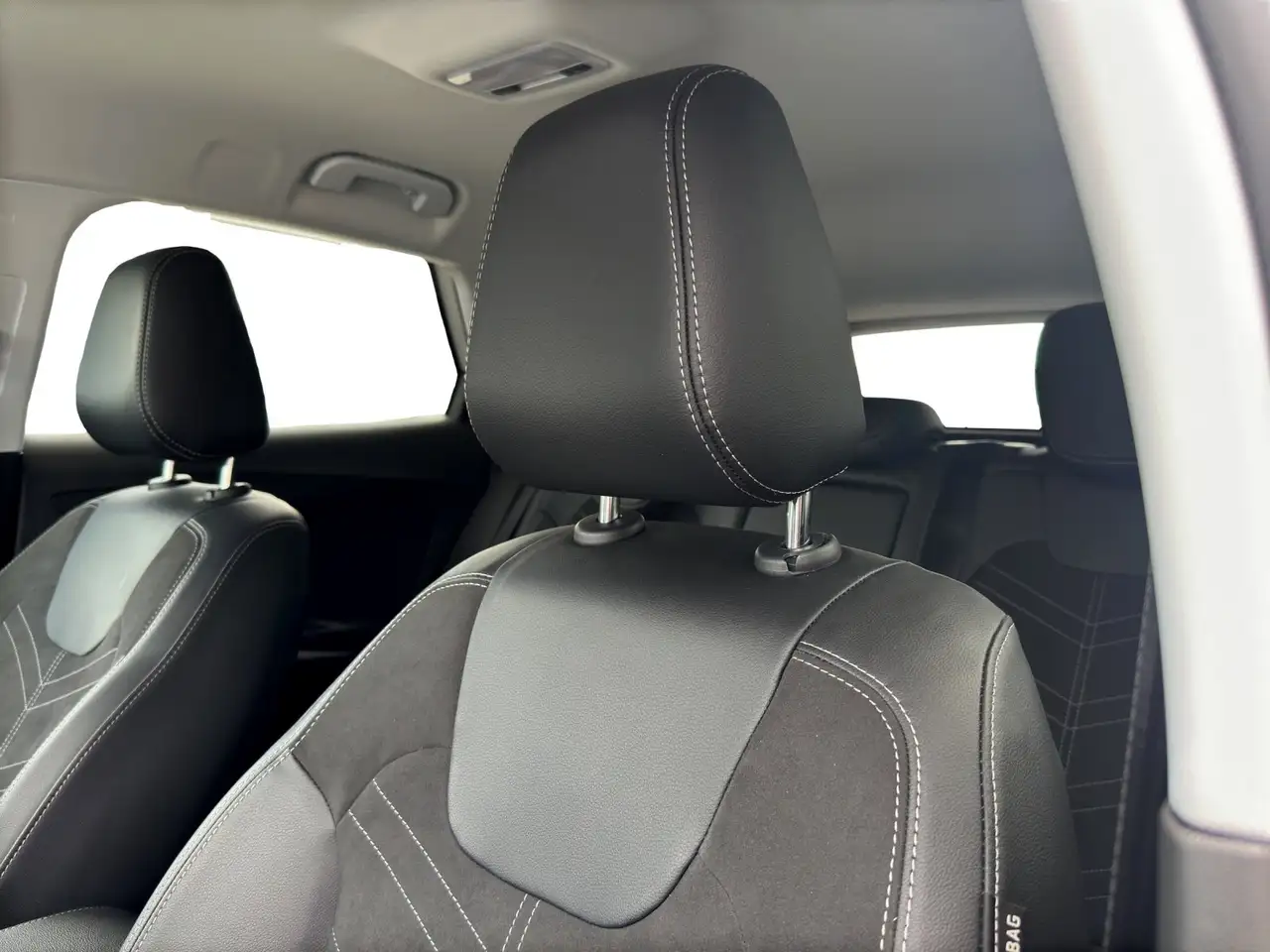 Opel Grandland 1.2 Turbo 360 KeyLess LED CARPLAY — Galerie du véhicule 19