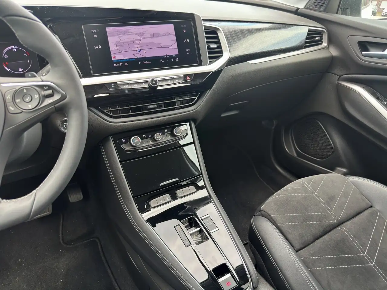 Opel Grandland 1.2 Turbo 360 KeyLess LED CARPLAY — Galerie du véhicule 15