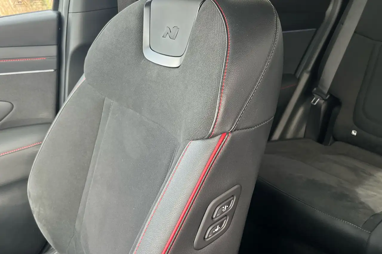 Hyundai TUCSON 1.6D 48V NLine Sky DT — معرض صور السيارة 9