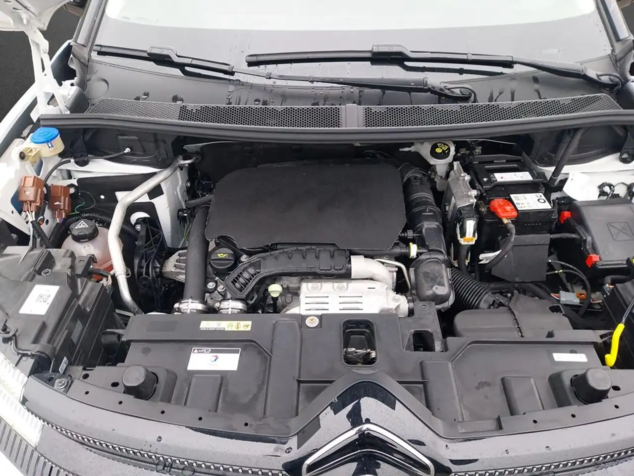 Citroen C5 Aircross PureTech 130 Plus — Vehicle gallery 5