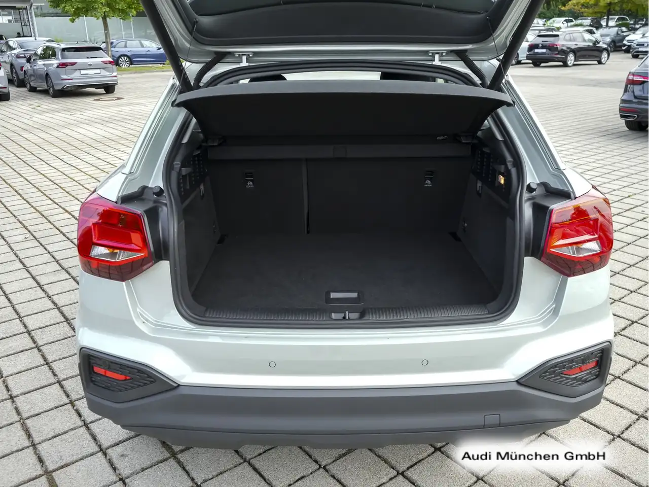 Audi Q2 35 TFSI S tronic LED/PDC+ — Vehicle gallery 24