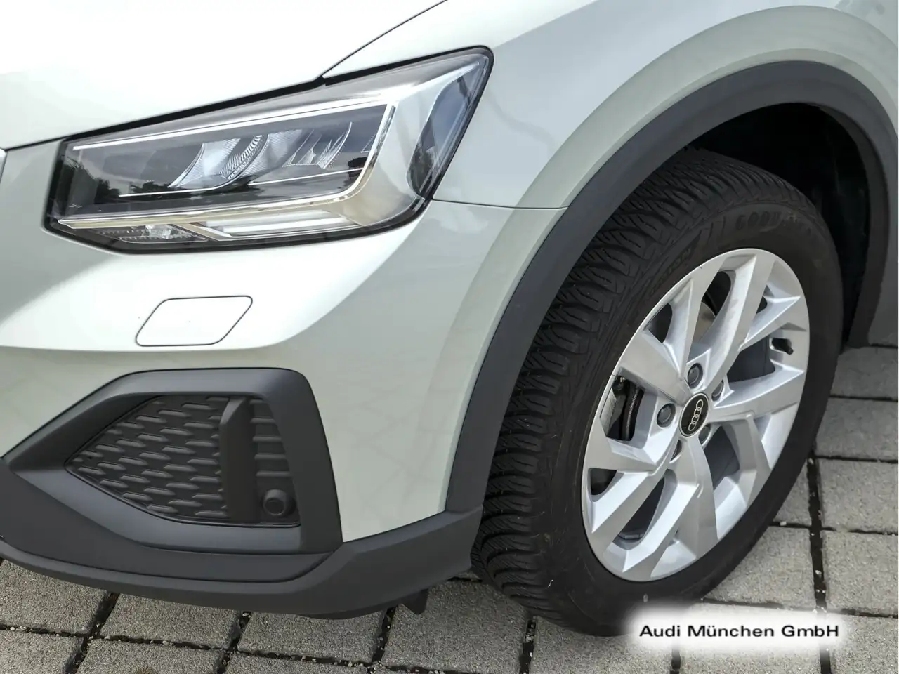 Audi Q2 35 TFSI S tronic LED/PDC+ — Vehicle gallery 12