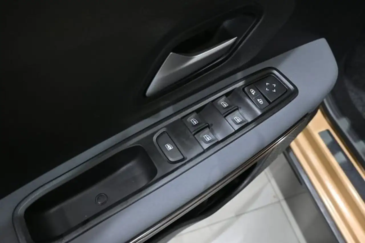 Dacia Sandero Stepway TCe Extreme Go 81kW — معرض صور السيارة 28