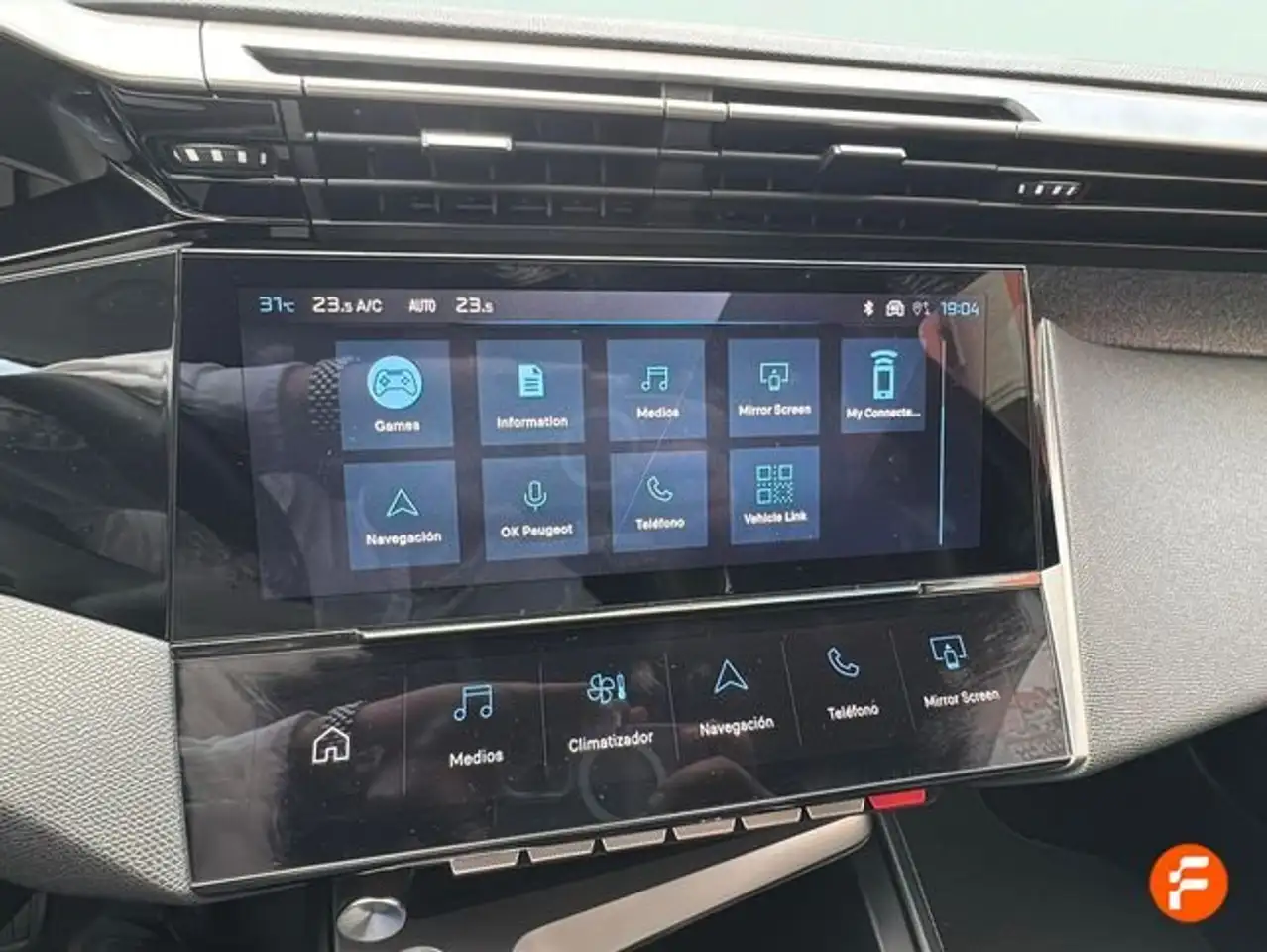 Peugeot 308 1.2 PureTech S&S Allure 130 — معرض صور السيارة 28