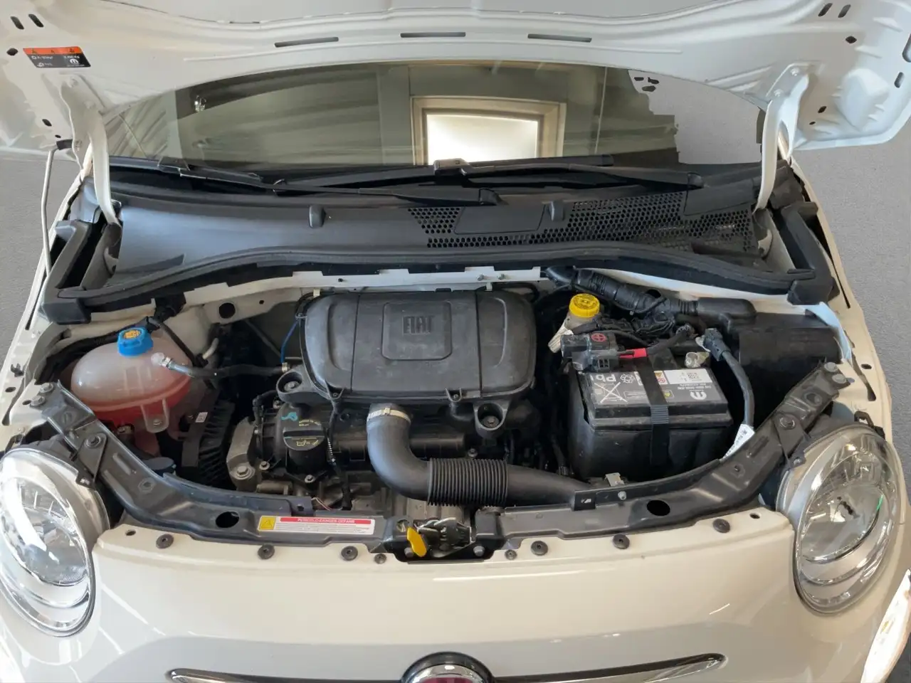 Fiat 500 1.0 Hybrid — معرض صور السيارة 15