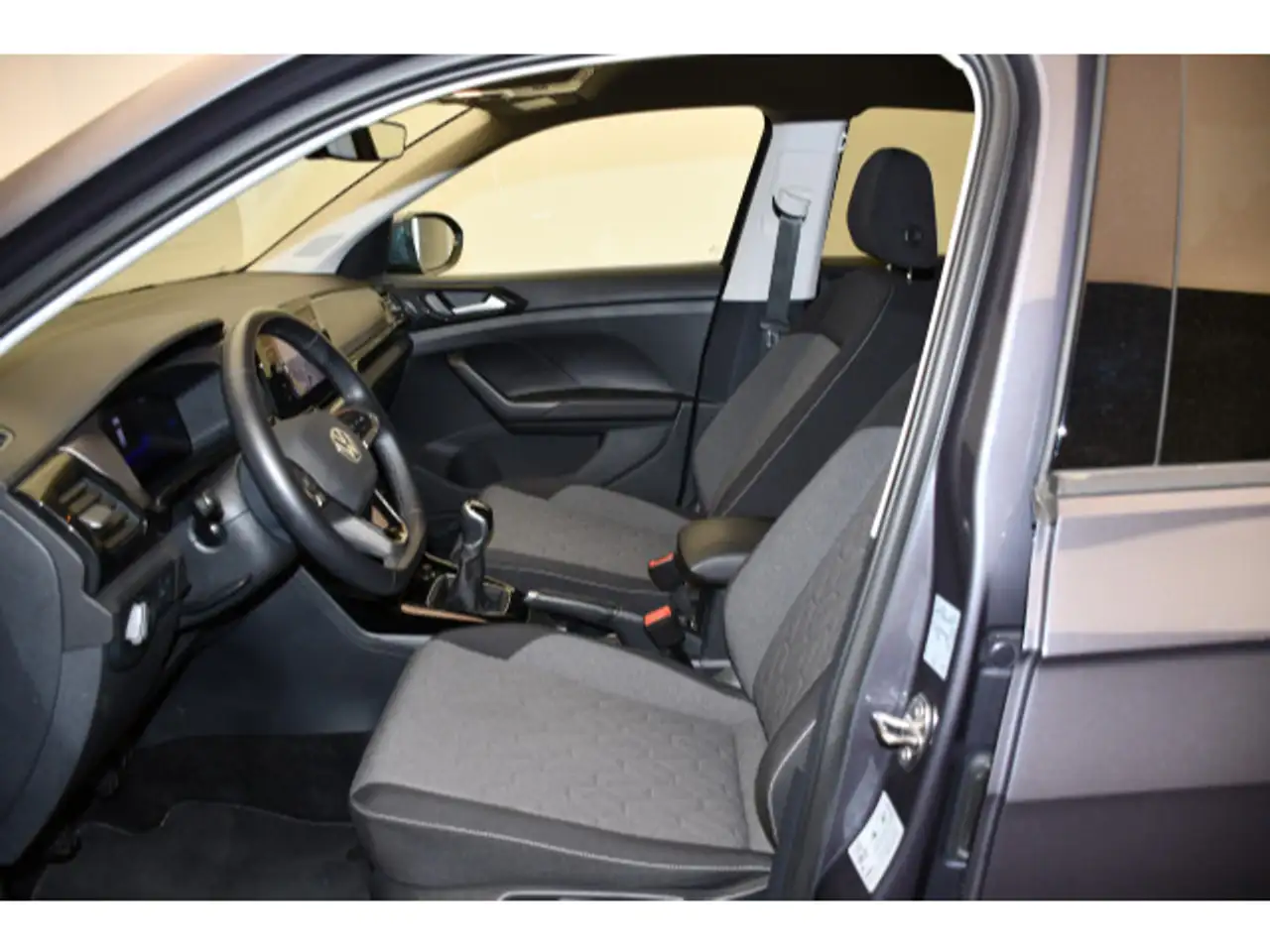 Volkswagen T-Cross 1.0 TSI Life Kamera/Sitzhzg/Einparkhi v+ — Vehicle gallery 4
