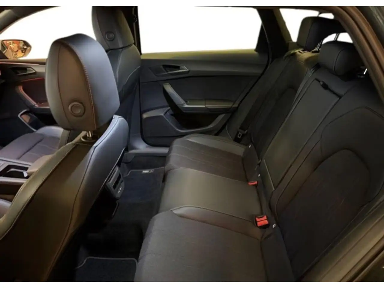 CUPRA Leon ST 1.5eTSI DSG LED/KAM/EDGE — معرض صور السيارة 5