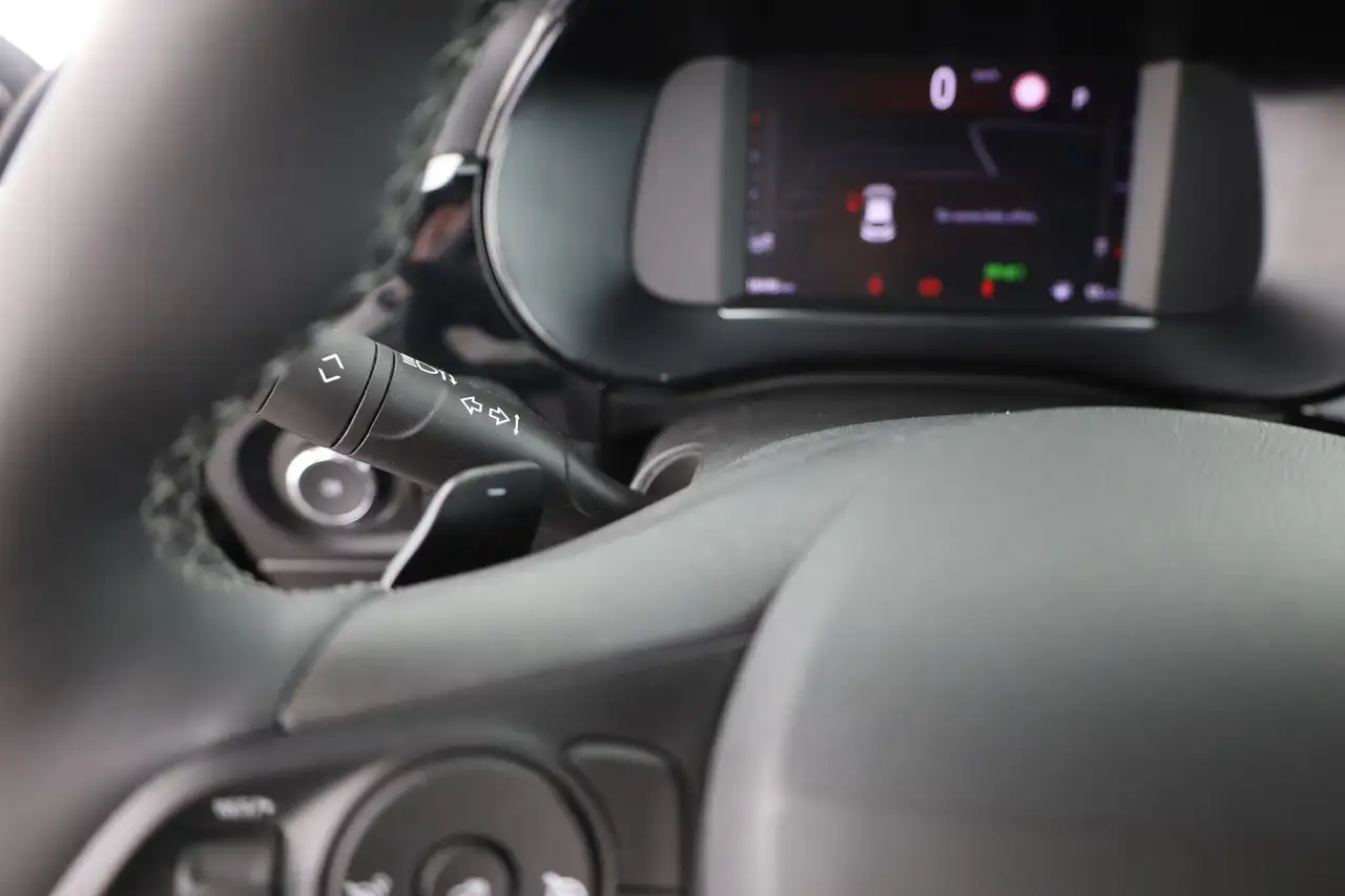 Opel Corsa F 1.2 GS EAT8 LED Navi Sitzheizung 360° — معرض صور السيارة 19