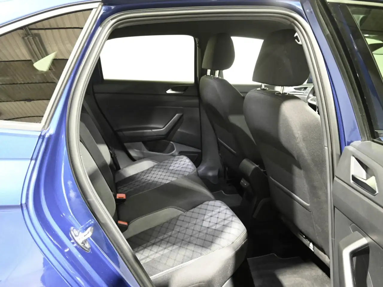 Volkswagen Taigo 1.0 TSI R-Line 85kW — معرض صور السيارة 6