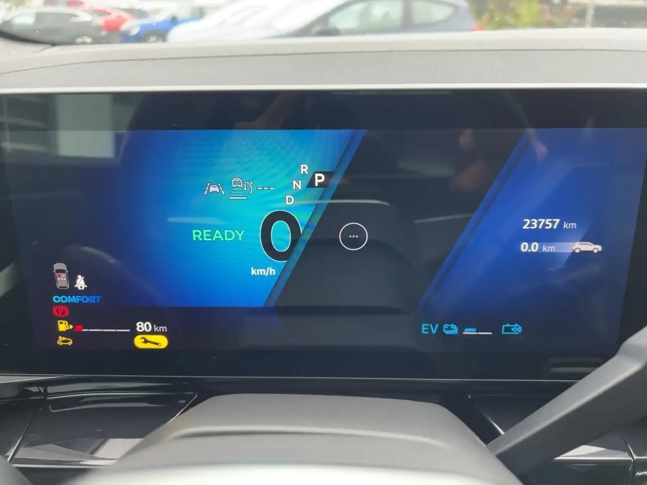 Renault Austral TECHNO E-TECH FULL HYBRID 200 ABSTANDSTEMPOMAT — معرض صور السيارة 13