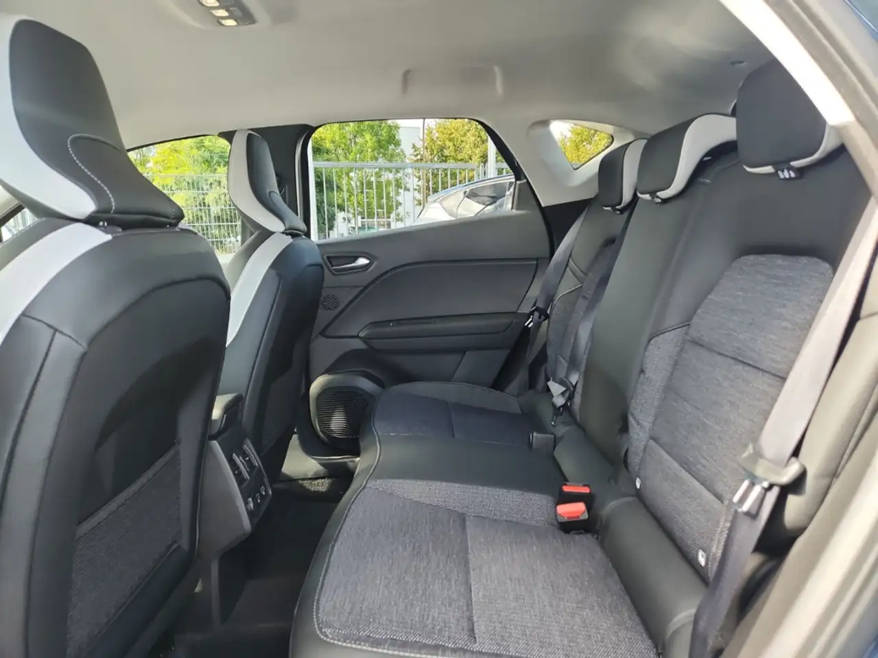 Mitsubishi ASX Plug-In Hybrid Select 1.6 Garantie bis 2032! — Vehicle gallery 25