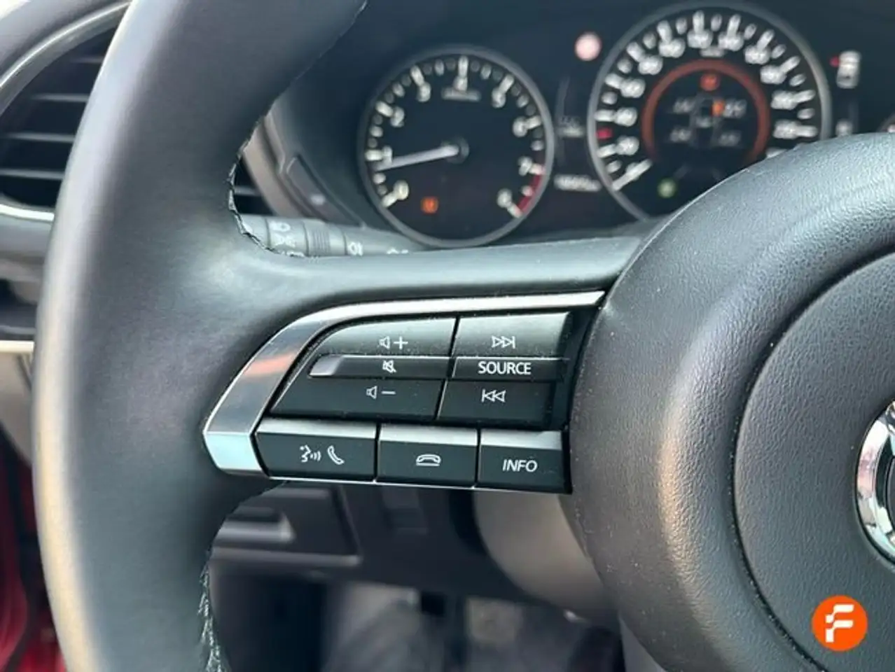 Mazda 3 e-SKYACTIV-G EXCLUSIVE-LINE PLUS — Vehicle gallery 15