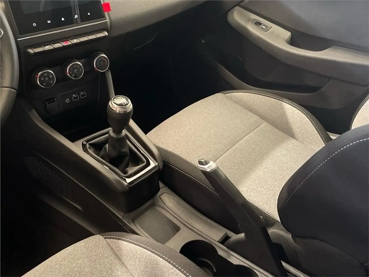 Renault Clio TCe GLP Evolution 74kW — معرض صور السيارة 17