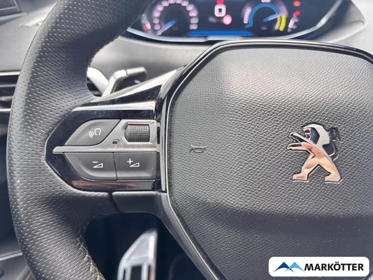 Peugeot 5008 GT Hybrid 136 7-Sitzer AHK/ACC/BLIS/SHZ/CAM — Galerie du véhicule 18