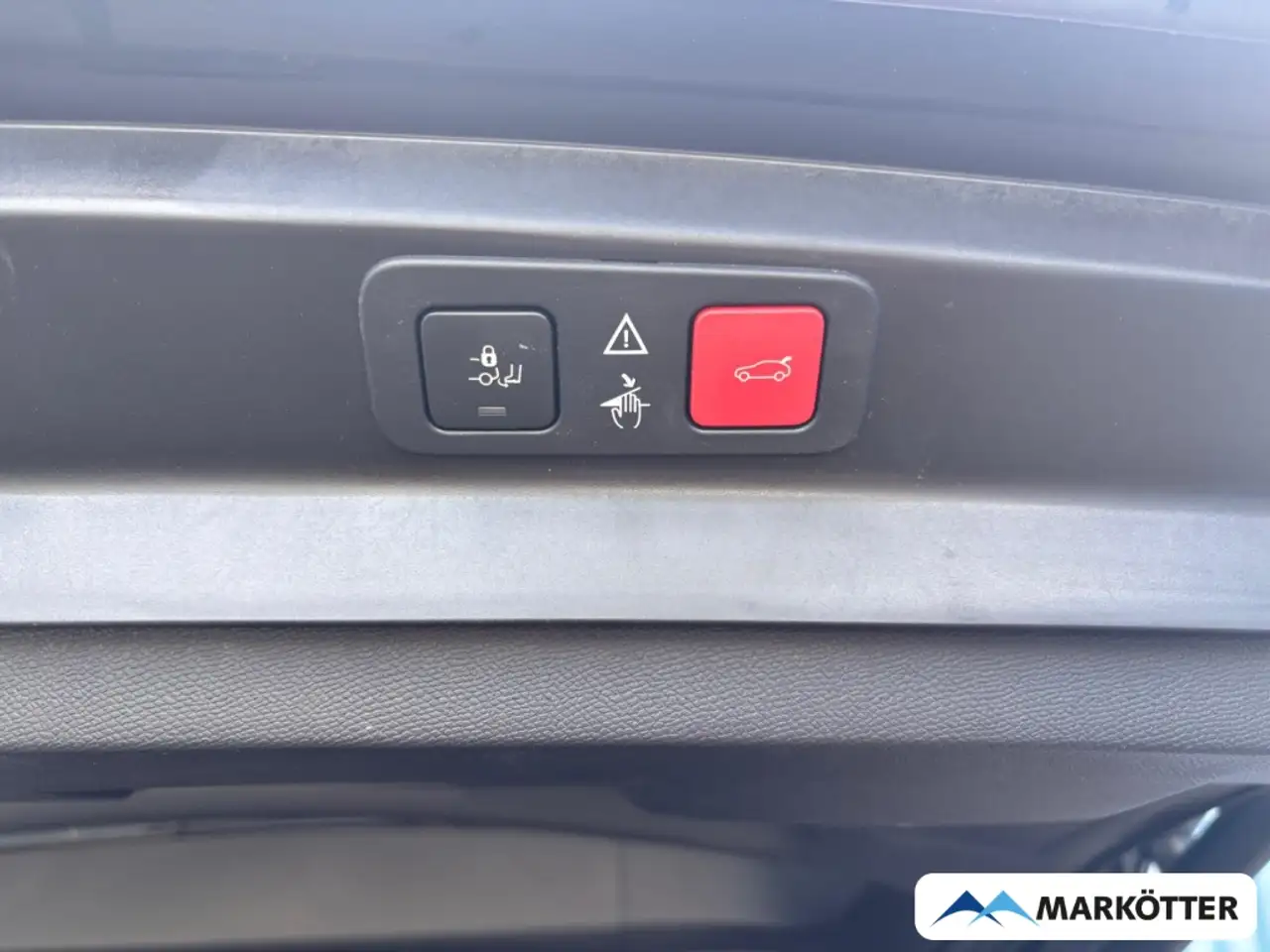 Peugeot 5008 GT Hybrid 136 7-Sitzer AHK/ACC/BLIS/SHZ/CAM — Galerie du véhicule 8