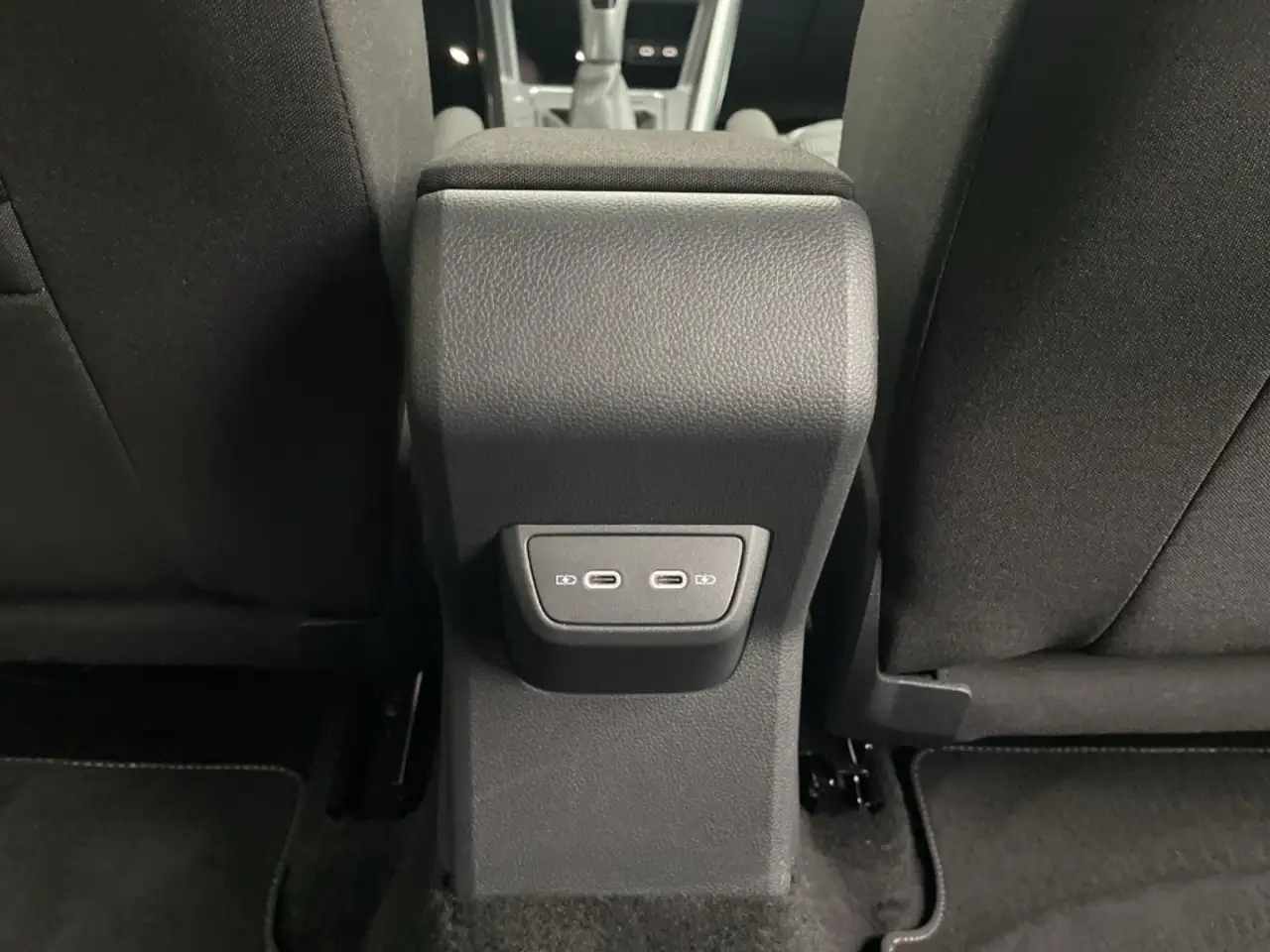 Volkswagen Taigo 1.0 TSI DSG R-Line Black Style Kamera/Pano/ACC/Nav — Galerie du véhicule 26