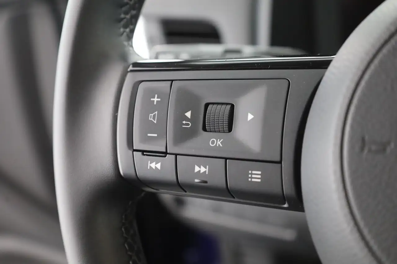 Nissan Qashqai N-Connecta 1.3 Dig-T LED ACC Navi Pano — معرض صور السيارة 17
