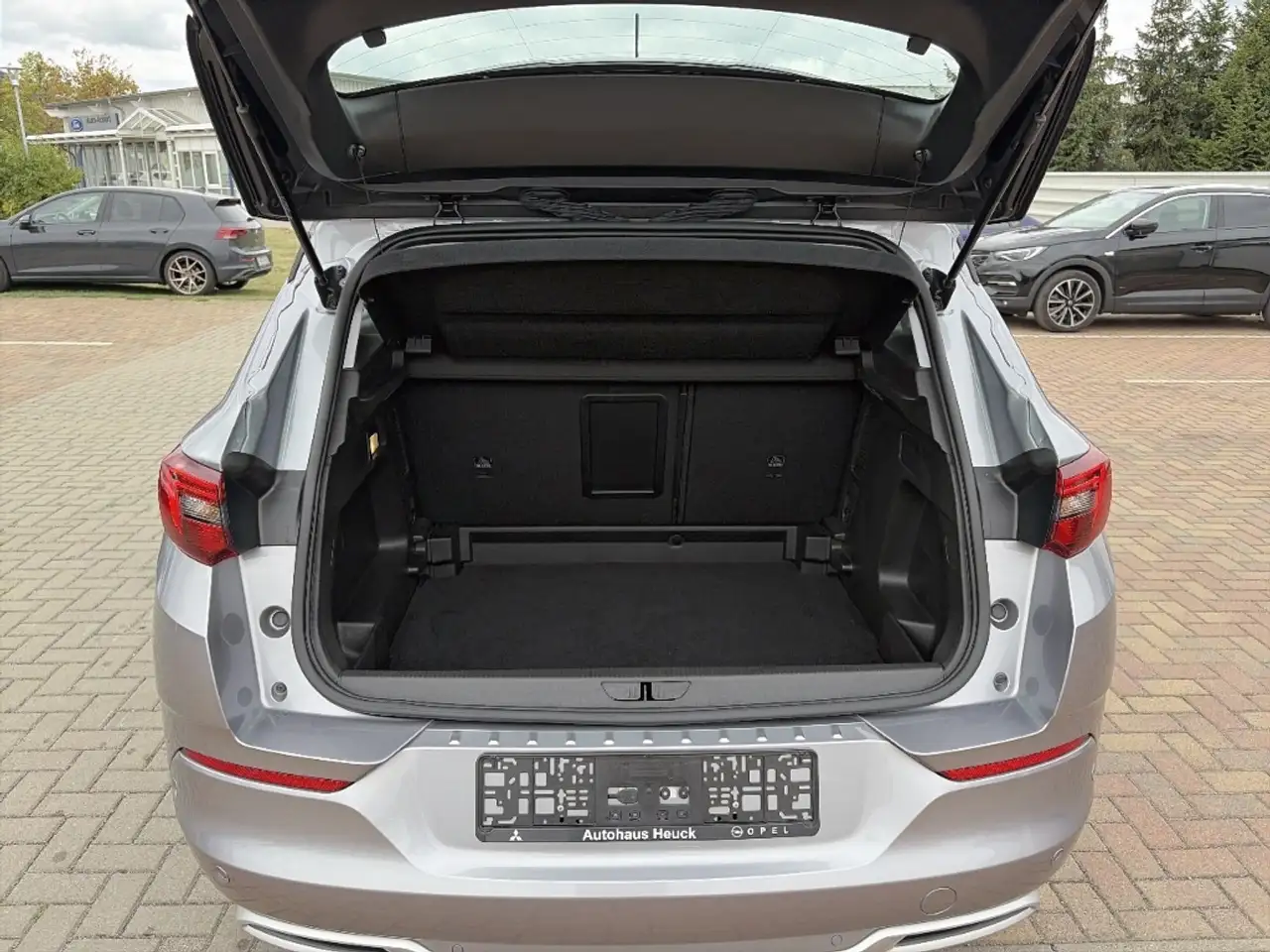 Opel Grandland GS Line 1.2 Turbo EU6e Navi Digitales Cockpit LED — Vehicle gallery 6
