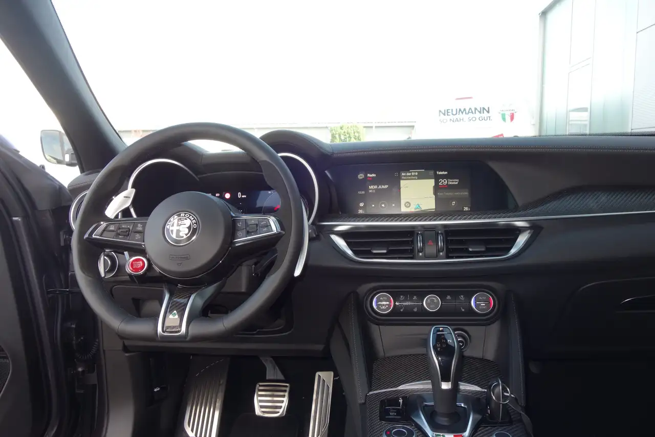 Alfa Romeo Stelvio Quadrifoglio ACC/Harman/Metallic/MatrixLED/DAB/SHZ — Galerie du véhicule 11