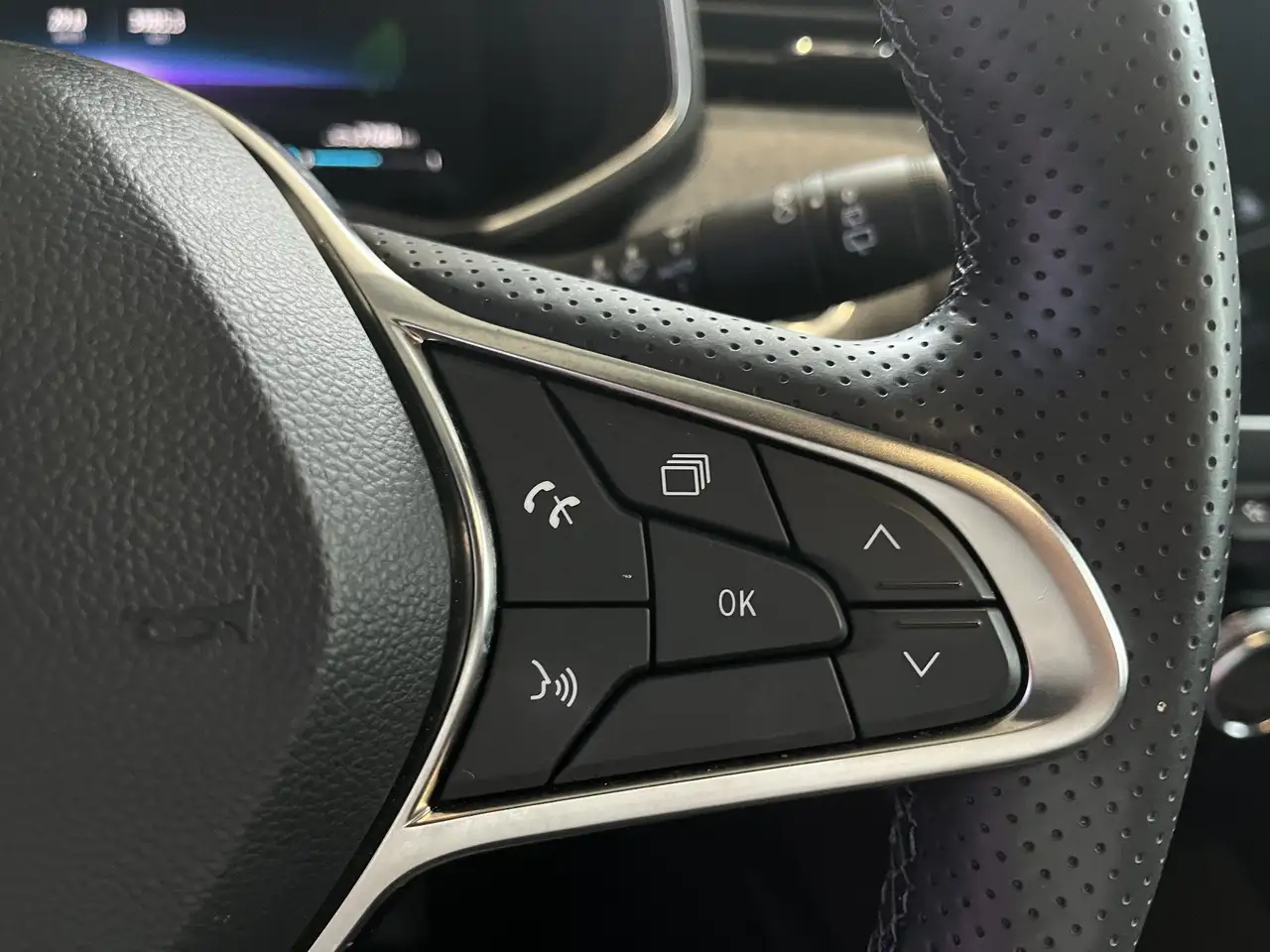 Renault Clio TECHNO E-TECH FULL HYBRID 145 — Galería del vehículo 24