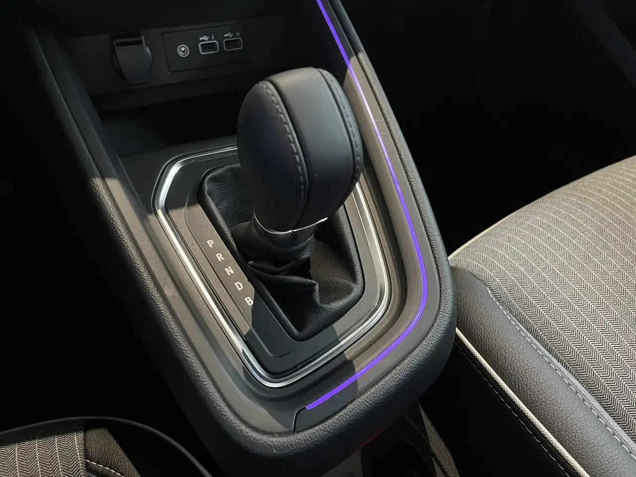 Renault Clio TECHNO E-TECH FULL HYBRID 145 — Galería del vehículo 36