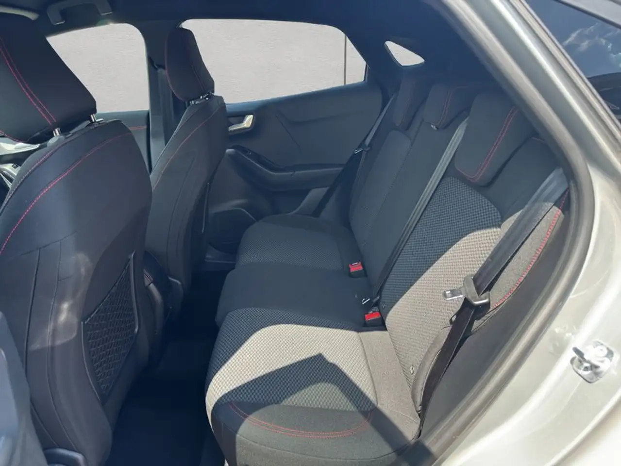 Ford Puma 1.0 EcoBoost Hybrid Aut. ST-LINE — معرض صور السيارة 12