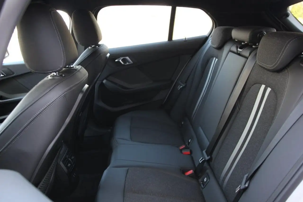 BMW 118 i Advantage Head-Up HK HiFi DAB LED WLAN Shz — Galerie du véhicule 15