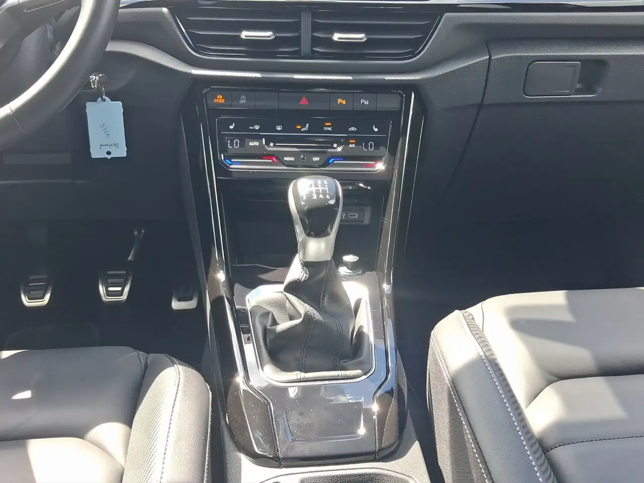 Volkswagen T-Roc 1.0 l TSI R-Line Designpaket Black-Style e — معرض صور السيارة 13