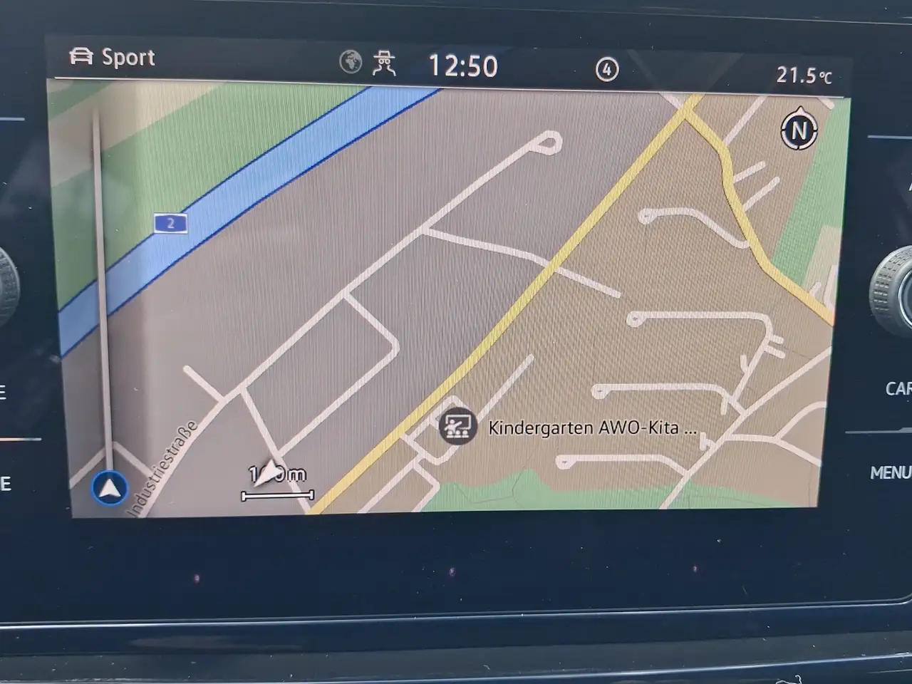 Volkswagen T-Roc 1.0 l TSI R-Line Designpaket Black-Style e — معرض صور السيارة 11