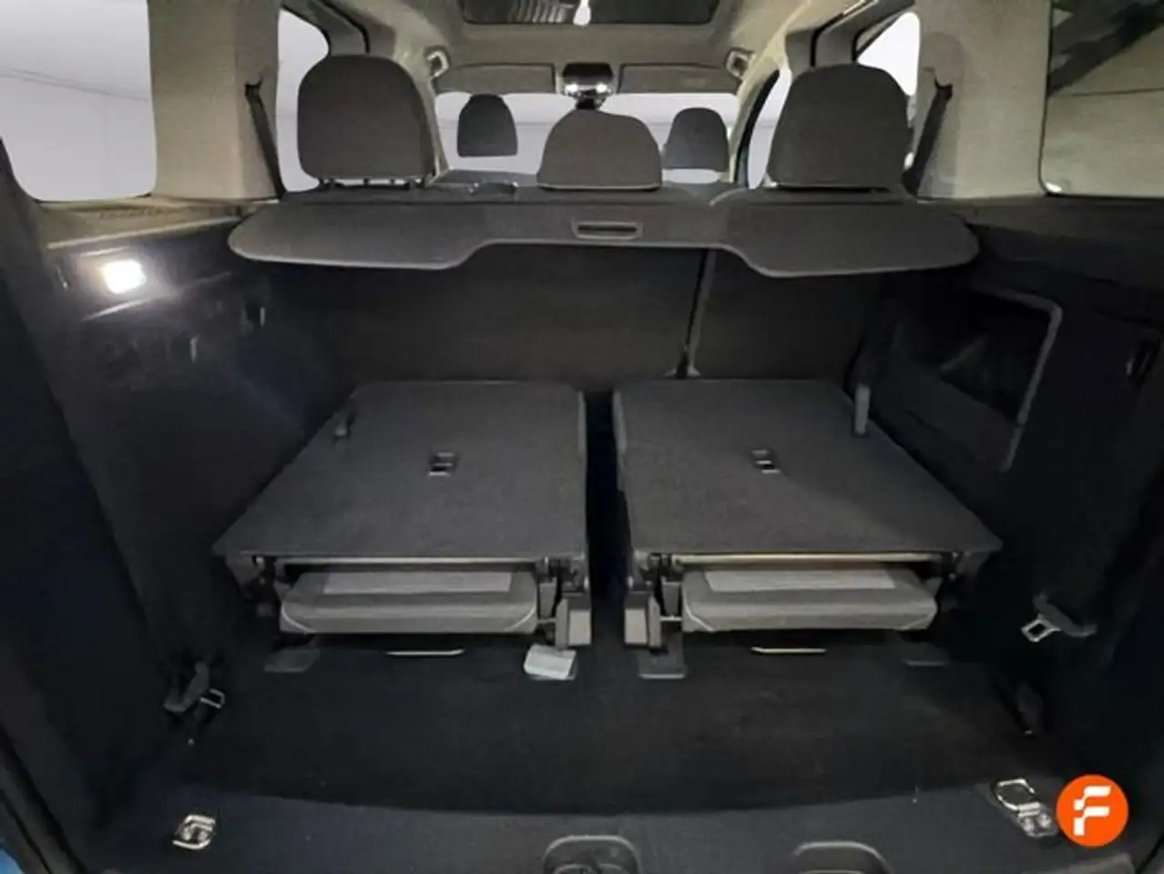Ford Tourneo Connect 2.0 Ecoblue 90kW Active — Vehicle gallery 21