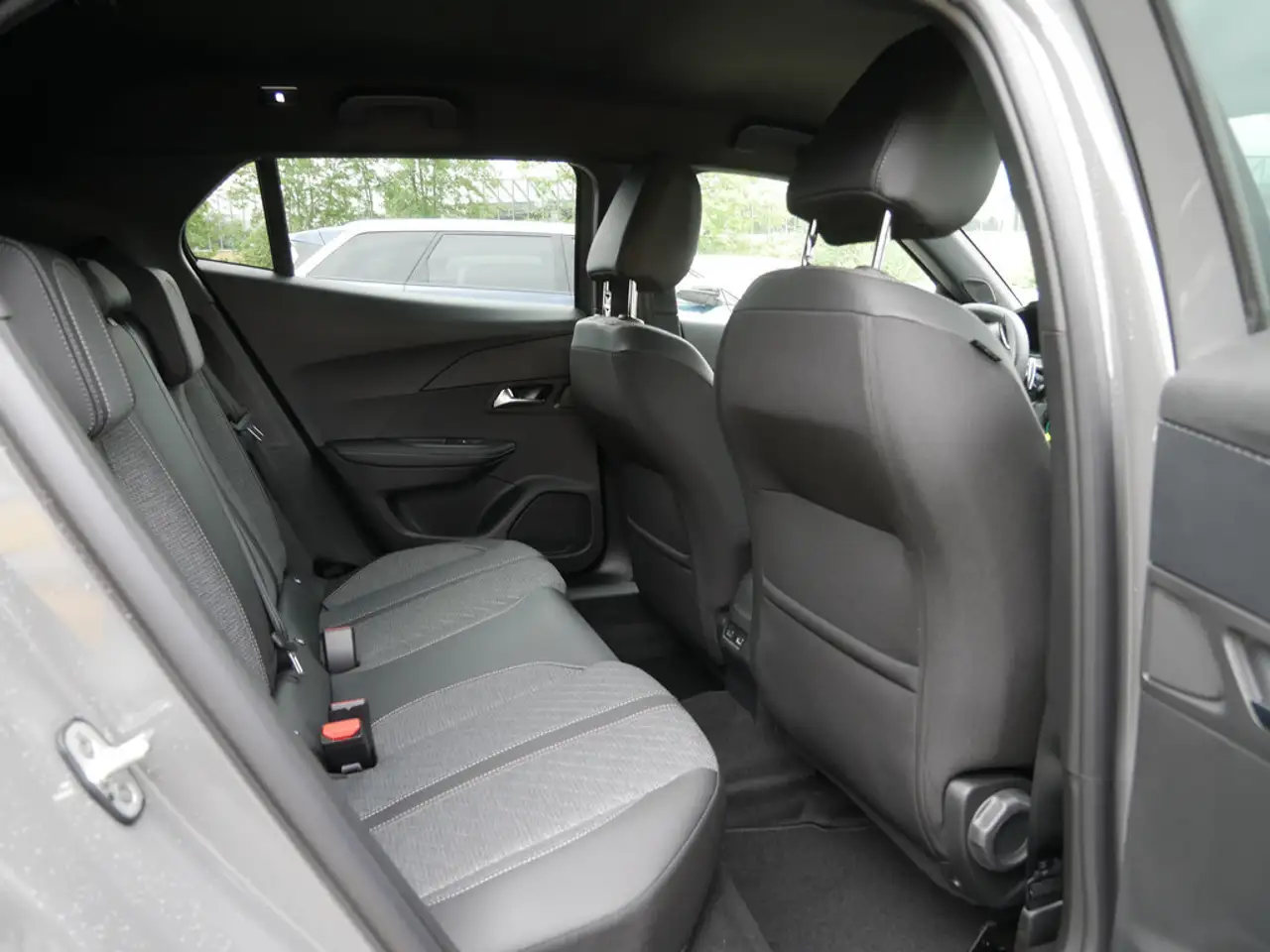 Peugeot 2008 1.2 Allure EAT 130 KLIMA SHZ KAMERA NAVI — معرض صور السيارة 15