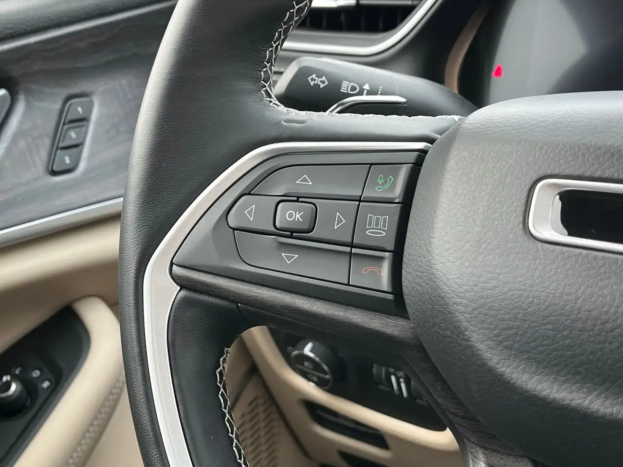 Jeep Grand Cherokee Benziner Limited L 3,6 V6 4x4 — Galería del vehículo 19