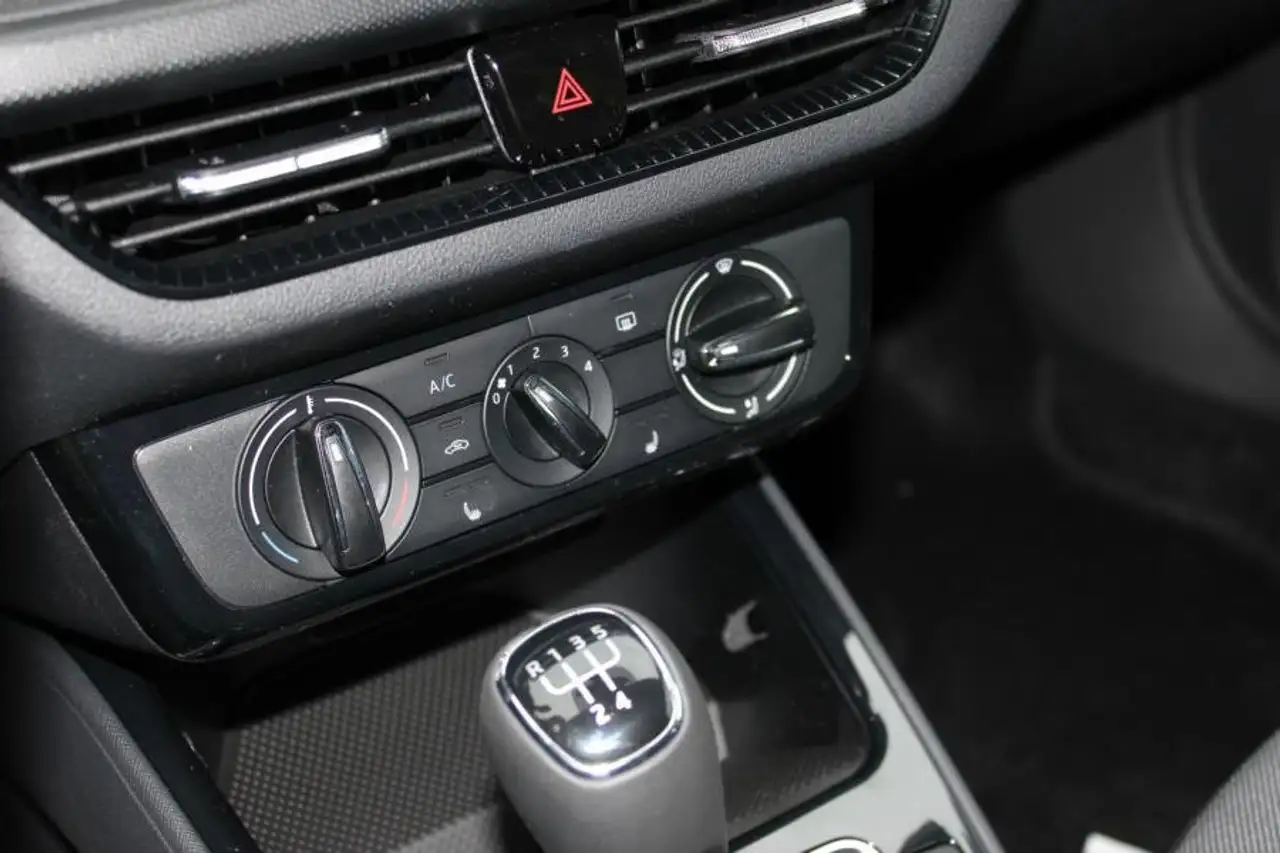 Skoda Fabia Ambition — Vehicle gallery 8
