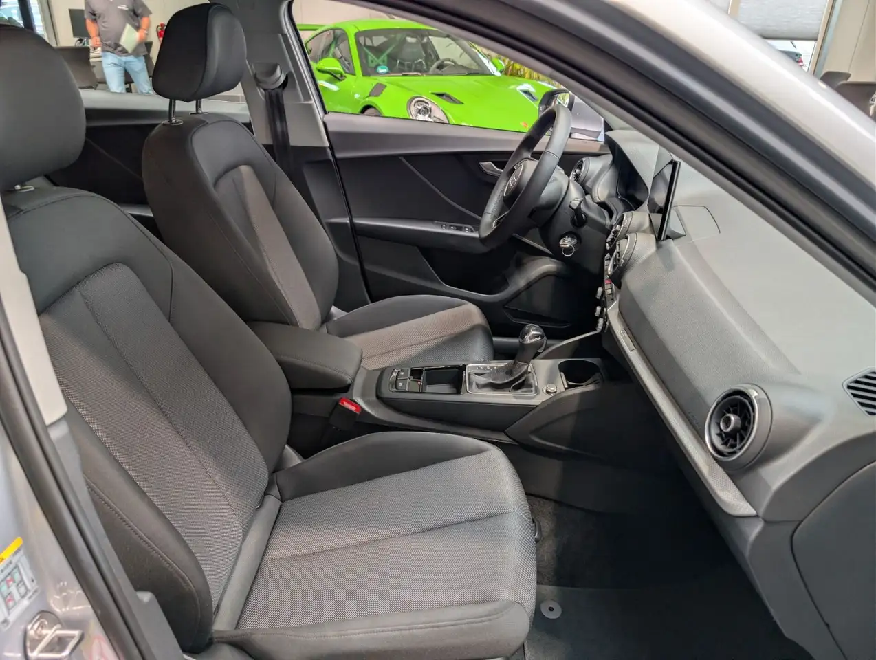 Audi Q2 35 TFSI S tronic advanced — Galería del vehículo 12
