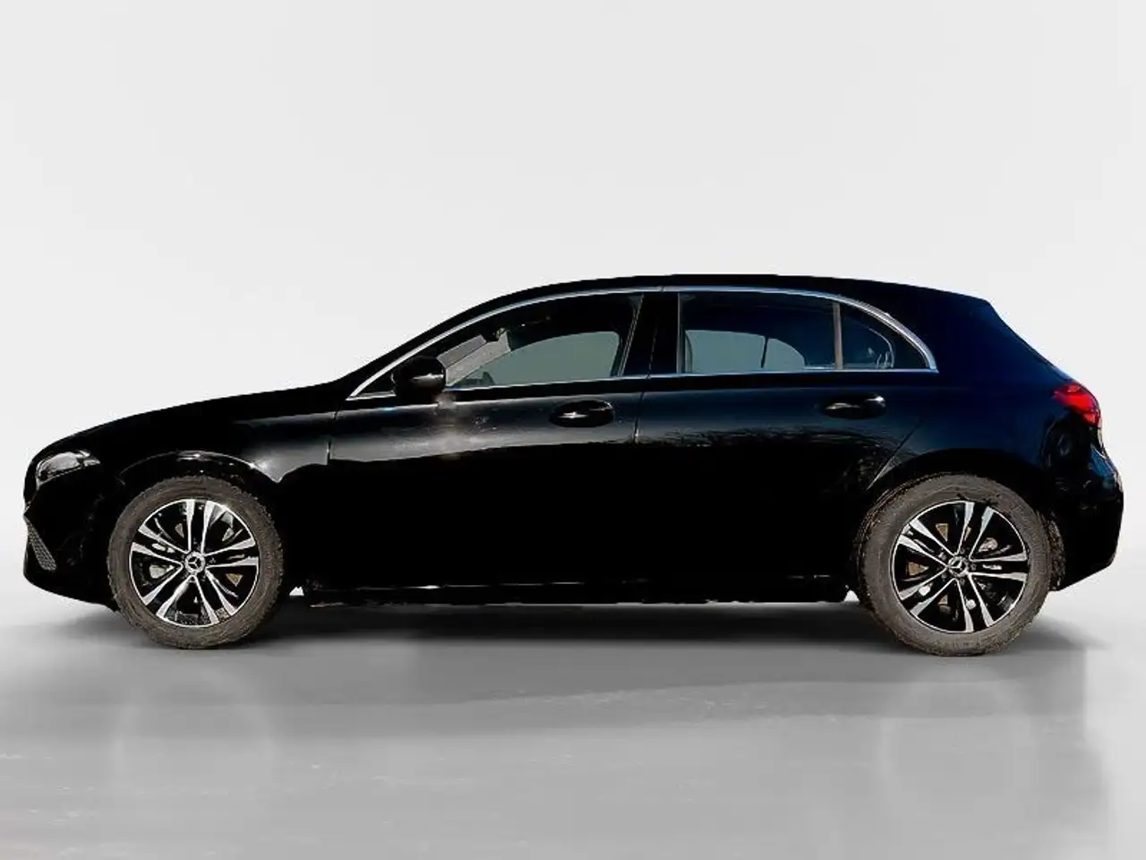 Mercedes-Benz A 220 4Matic — معرض صور السيارة 3