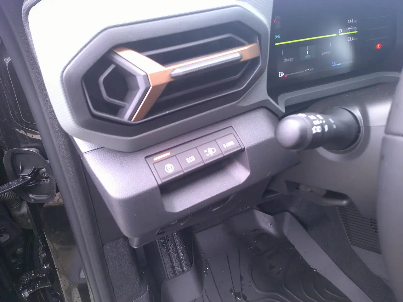 Dacia Duster Hybrid 140 Extreme Automatik, Navi, Kamera — Galerie du véhicule 12