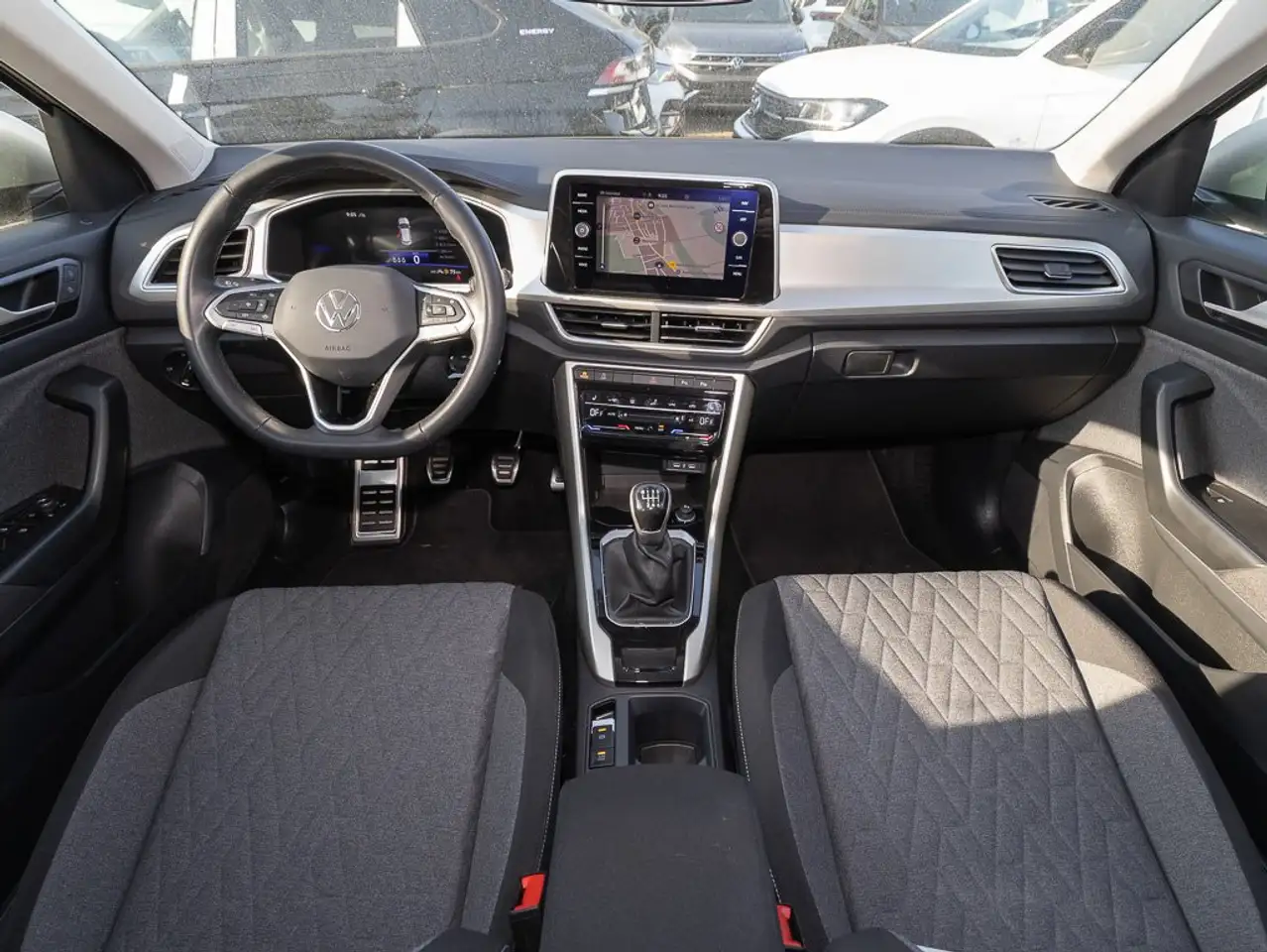 Volkswagen T-Roc 1.0 TSI Move +ALLW+L/SHZ+RFK+NAVI+ISO+LED+ — Galería del vehículo 10