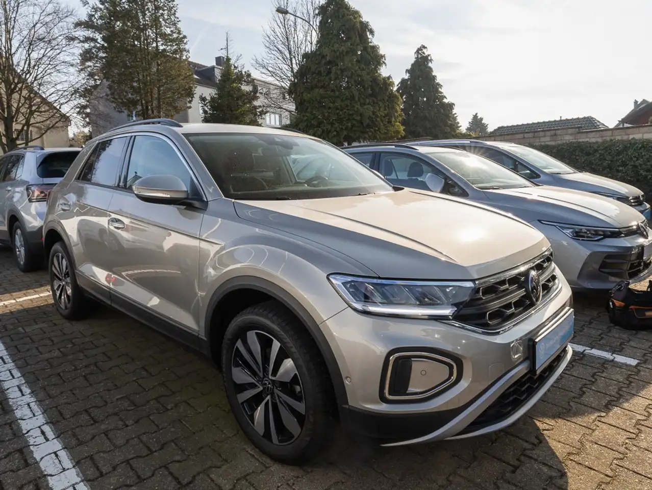 Volkswagen T-Roc 1.0 TSI Move +ALLW+L/SHZ+RFK+NAVI+ISO+LED+ — Galería del vehículo 3