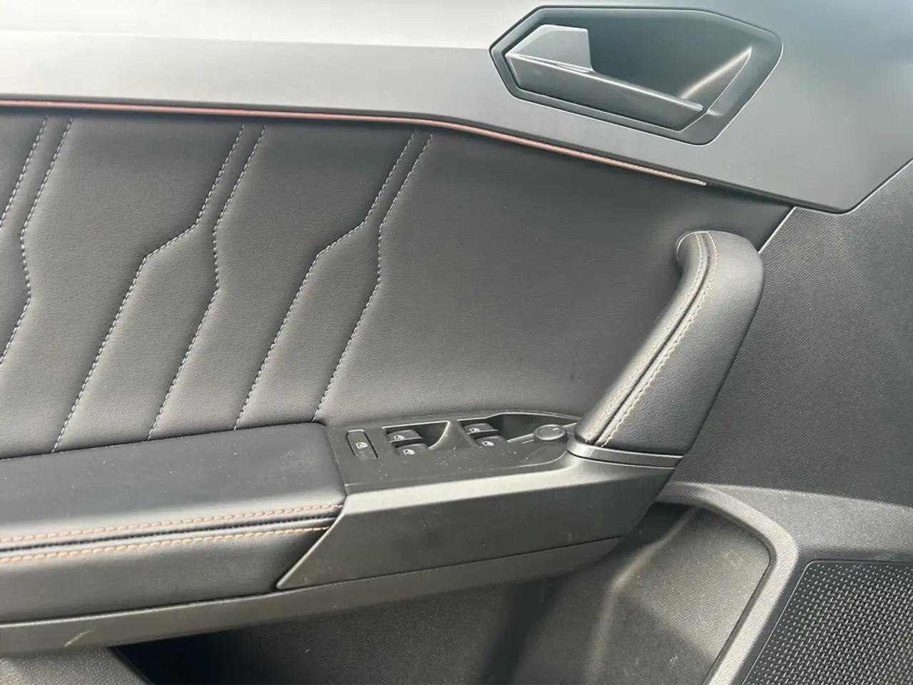 CUPRA Formentor 2.5 TSI DSG 4Drive VZ5 DCC AKEBONO*MATRIX*VIRTU... — معرض صور السيارة 16