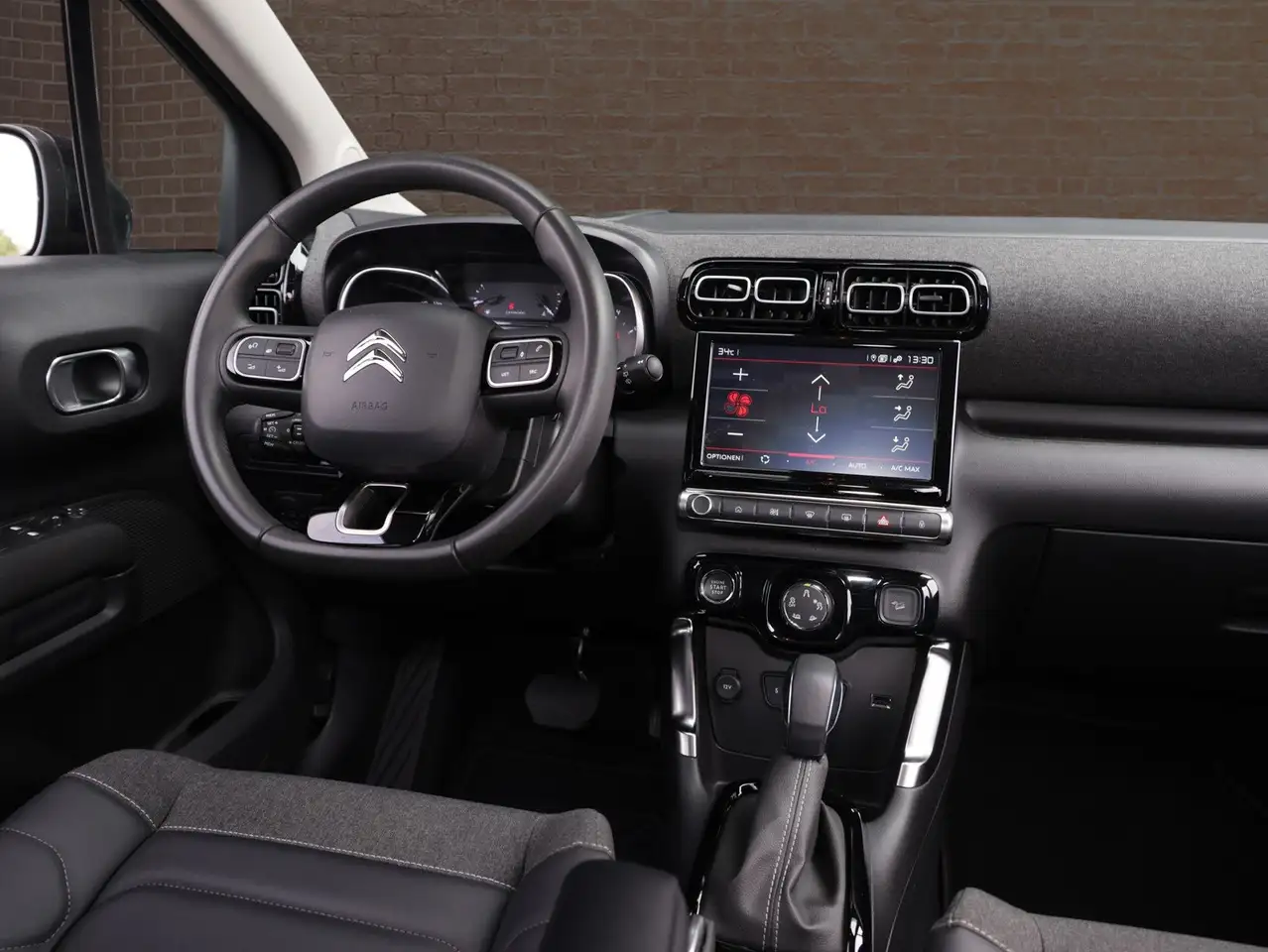 Citroen C3 Aircross 1,2 Ltr. - 131 Ps / Max / PureTech / Kam. / Navi — Galerie du véhicule 9