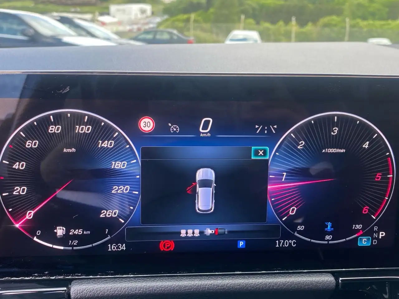 Mercedes-Benz GLA 200 D 4MATIC — Vehicle gallery 20