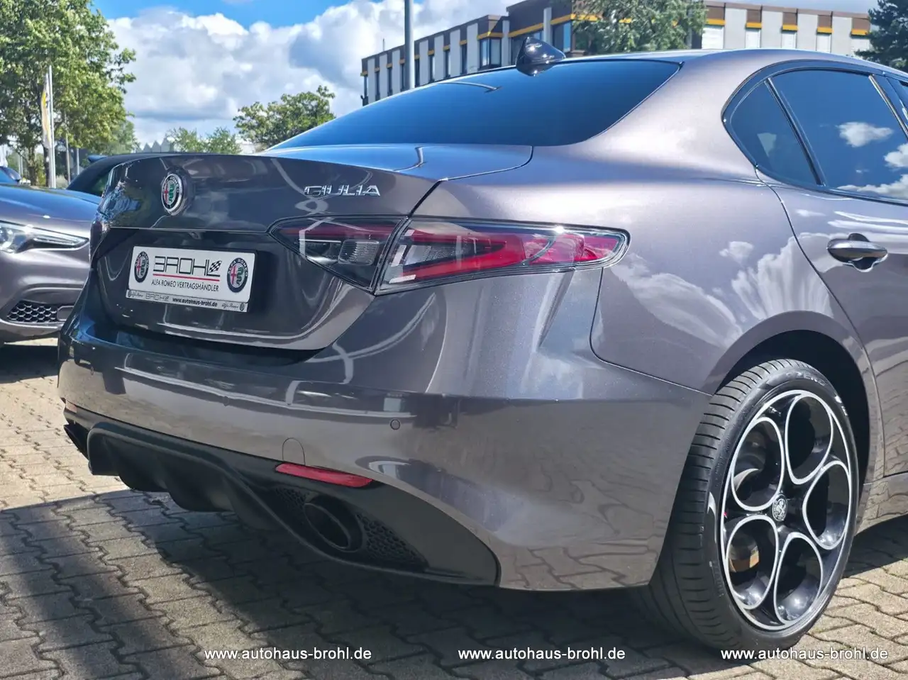 Alfa Romeo Giulia Veloce 280PS — Vehicle gallery 6