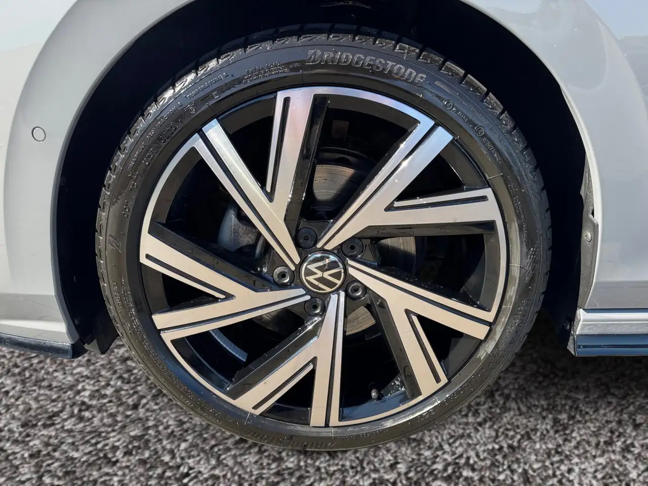 Volkswagen Golf R-Line eTSI DSG|PANO|HEADUP|LED+|KAMERA|NAV — معرض صور السيارة 8