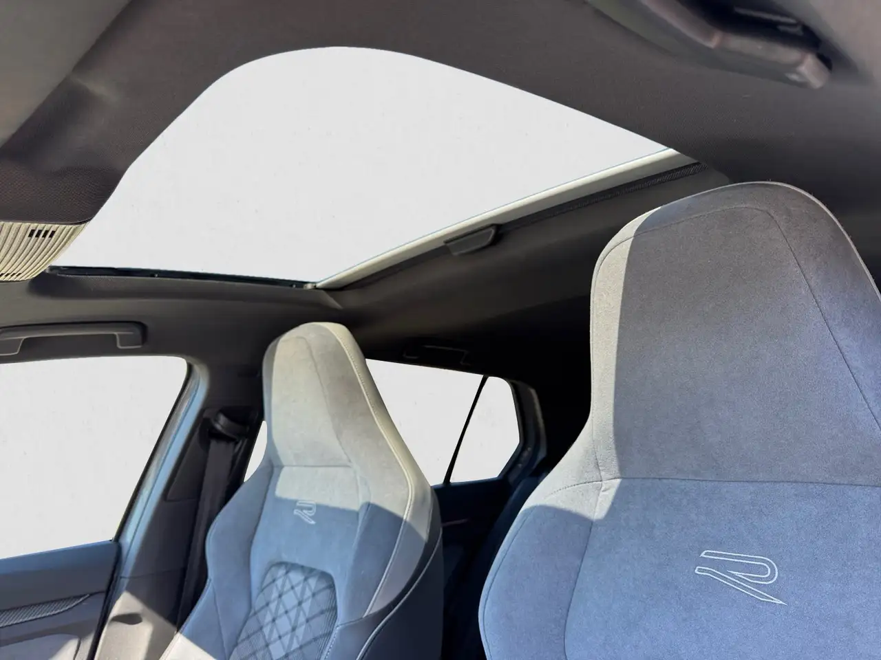 Volkswagen Golf R-Line eTSI DSG|PANO|HEADUP|LED+|KAMERA|NAV — معرض صور السيارة 14