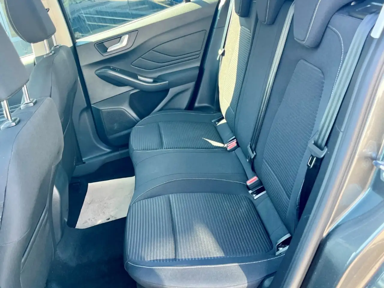 Ford Focus Titanium Automatik Kamera Navi ACC — Vehicle gallery 11