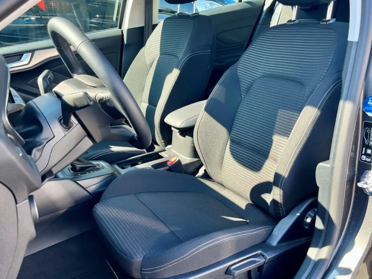 Ford Focus Titanium Automatik Kamera Navi ACC — Vehicle gallery 10