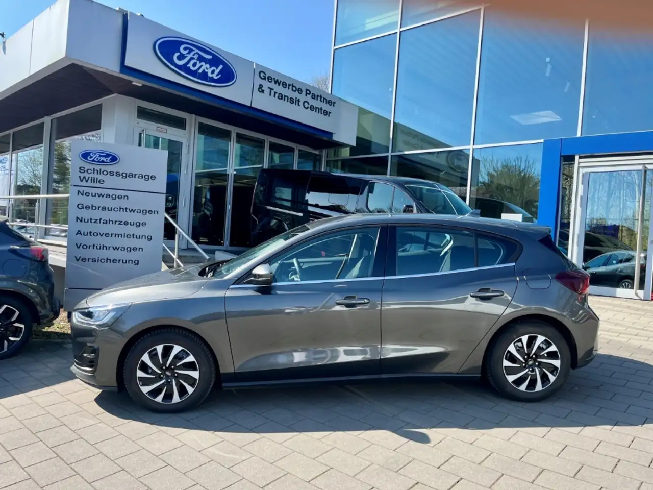 Ford Focus Titanium Automatik Kamera Navi ACC — Vehicle gallery 3