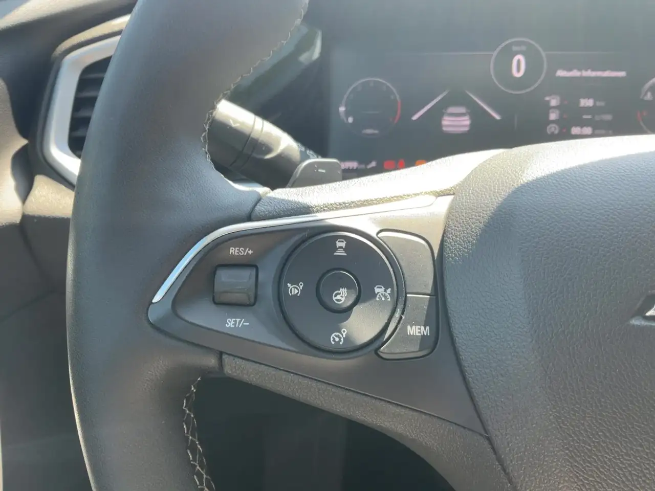 Opel Grandland 1.2 Turbo GS Line LED+SHZ+2xKlima+360 — Galería del vehículo 13